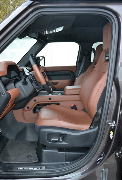 передние сиденья Land Rover Defender OCTA