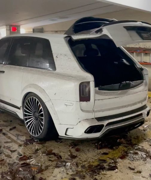 затопленные суперкары, авто утопленники, Ferrari SF90 Stradale, Rolls-Royce Cullinan, наводнения в США