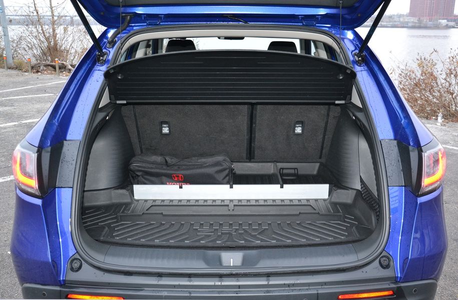 багажник Honda ZR-V, нова Honda ZR-V, кросовер Honda ZR-V, Honda ZR-V 2024, гібрид Honda