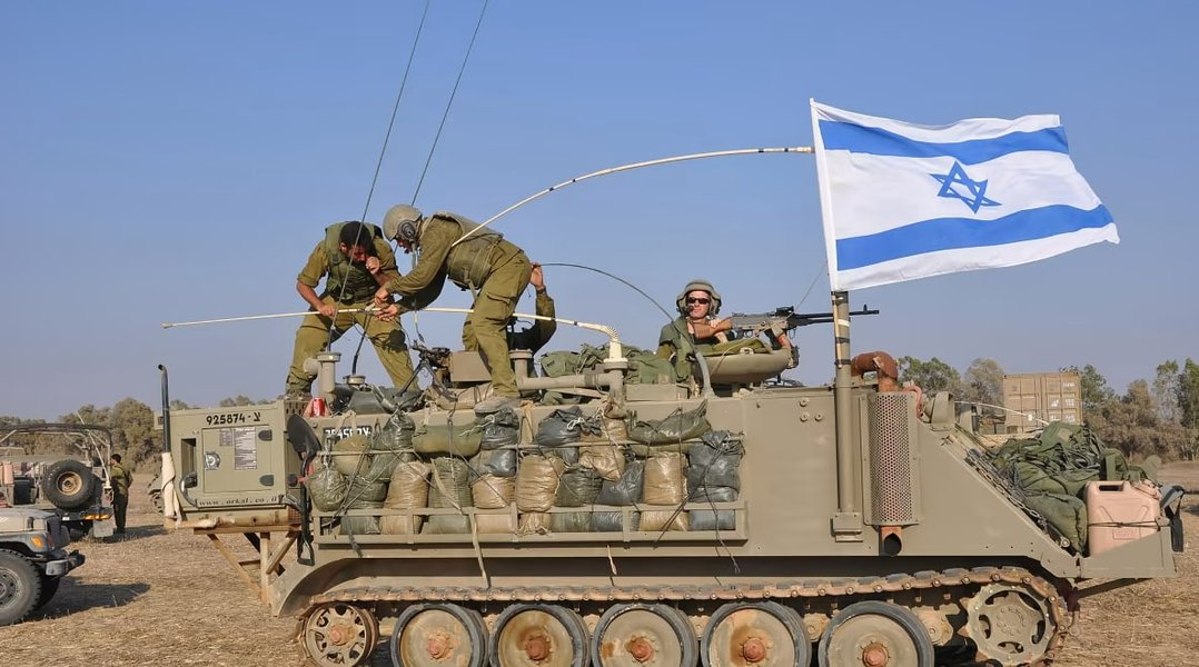 М113 с мешками песка