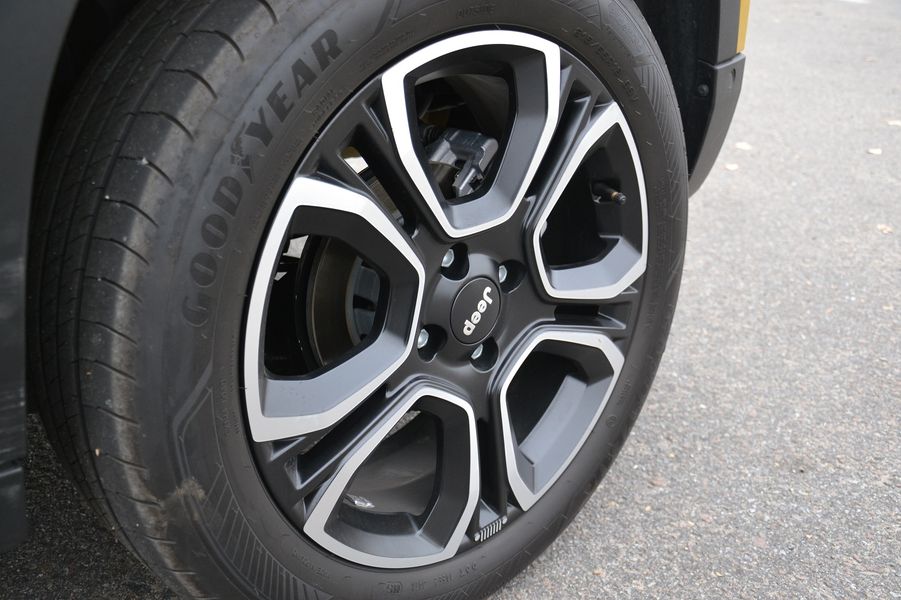 колеса Jeep Avenger, Jeep Avenger, новый Jeep Avenger, новый Jeep Avenger, кроссовер Jeep