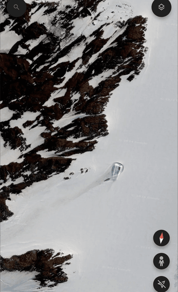 Снимок экрана Google Maps, таинственная дверь, Антарктида, дверь посреди Антарктиды, Google Maps, бункер, находка, теории заговоров