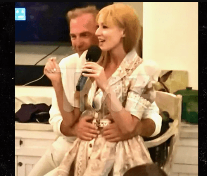 Кевин Костнер встречается со значительно более молодой певицей Джуэл