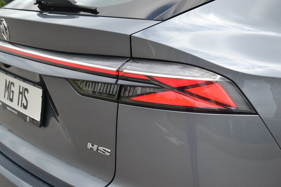 Фонарь MG HS 2025