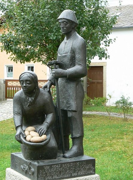 памятник картошке, бавария