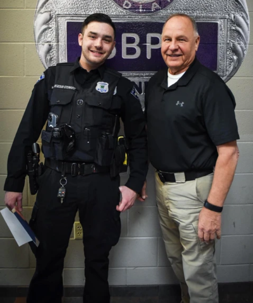 Поліціант зустрів через 20 років дитину, яку колись врятував, цікаві історії з життя, США