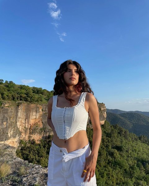 Мишель Андраде, горы, деревья