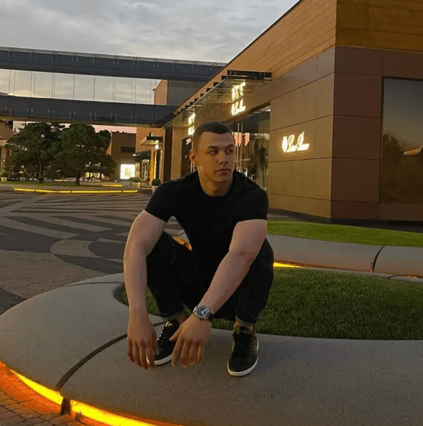 Macan ухиляється від мобілізації