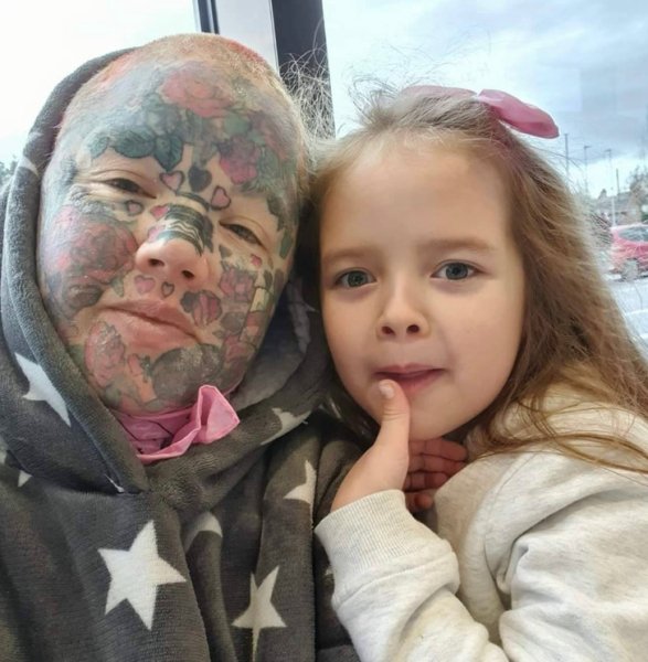 Melissa Sloan 3 Мелисса Слоун, татуировки, ребенок, девочка