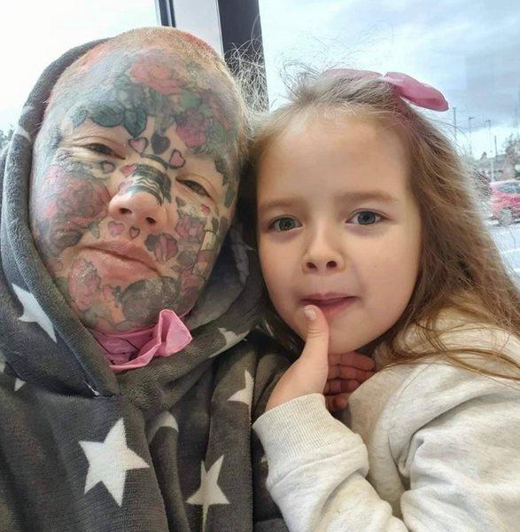 Мелісса Слоун, татуювання, дитина, дівчинка