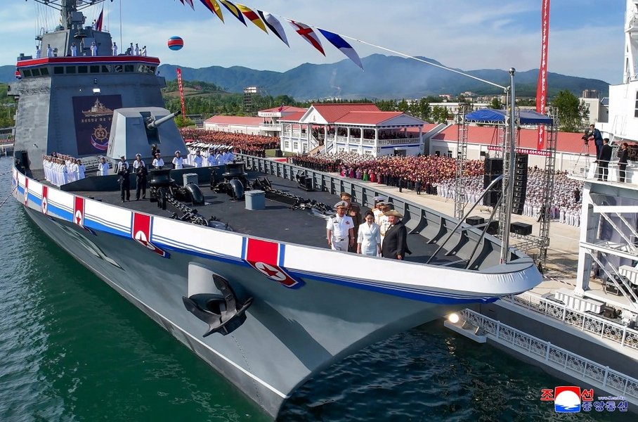 ким чен ын, ким чжу э, эсминец