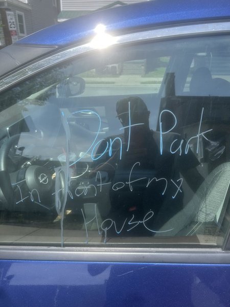 Сусіди "видряпали" відповідь чоловіку