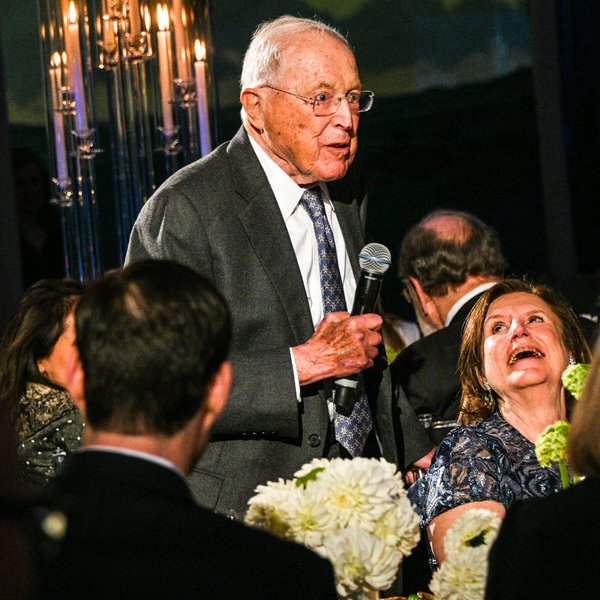 Вдова получила акции на 1 млрд долларов, Рут Готтесман, деньги, завещание, отдала деньги, помогла студентам, друг Баффетта