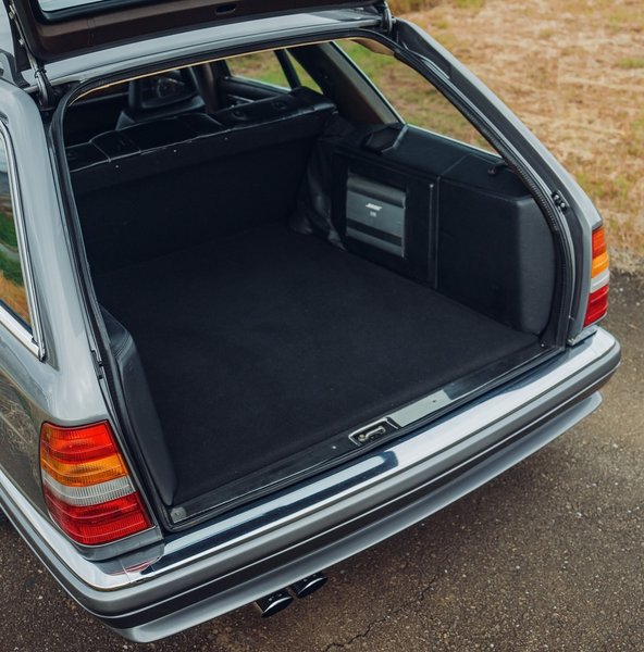 Mercedes-Benz S-Class, Mercedes S-Class W126, Mercedes W126