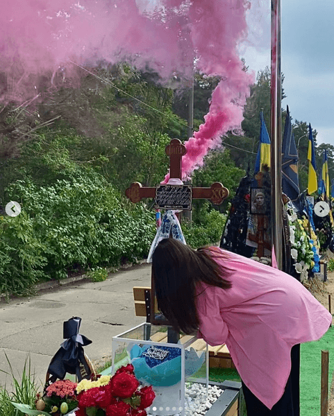 Гендер-пати на кладбище с бойцом ВСУ