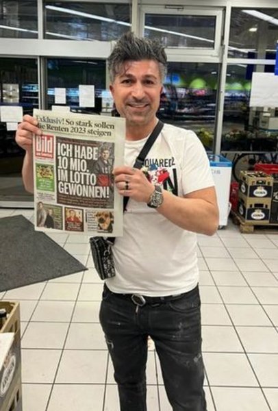 Чоловік, переможець, газета, магазин, знаменитість