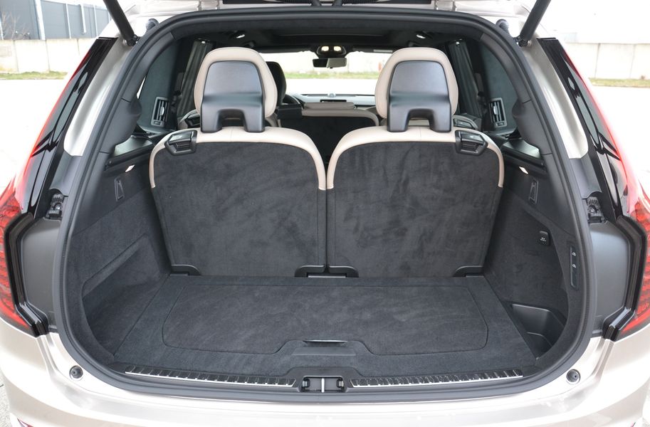 Volvo XC90, новий Volvo XC90, кросовер Volvo, Volvo XC90 2025, гібрид Volvo XC90