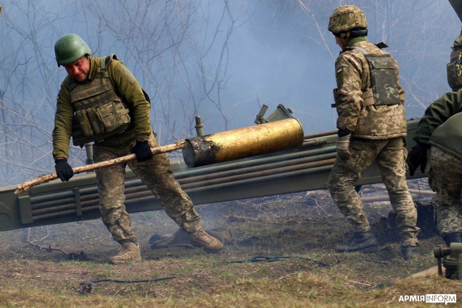 Экипаж "Гиацинта" составляет 8 человек