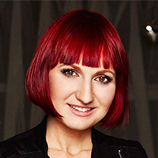 
 "Тенденция к приталенному силуэту наблюдается уже давно. В этом сезоне модели одежды будут еще более плотно сидеть на фигуре"
 

Катерина Орехова
персональный шопер и стилист

