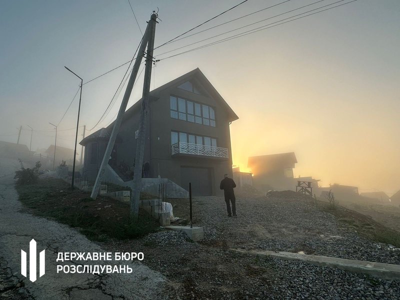 Військком з Рівного - фасад котеджу