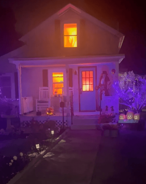 Пожар на Хэллоуин, украшение, декорации, ложных вызов пожарных, розыгрыш на Хэллоуин, удивительная декорация, огонь, соседи