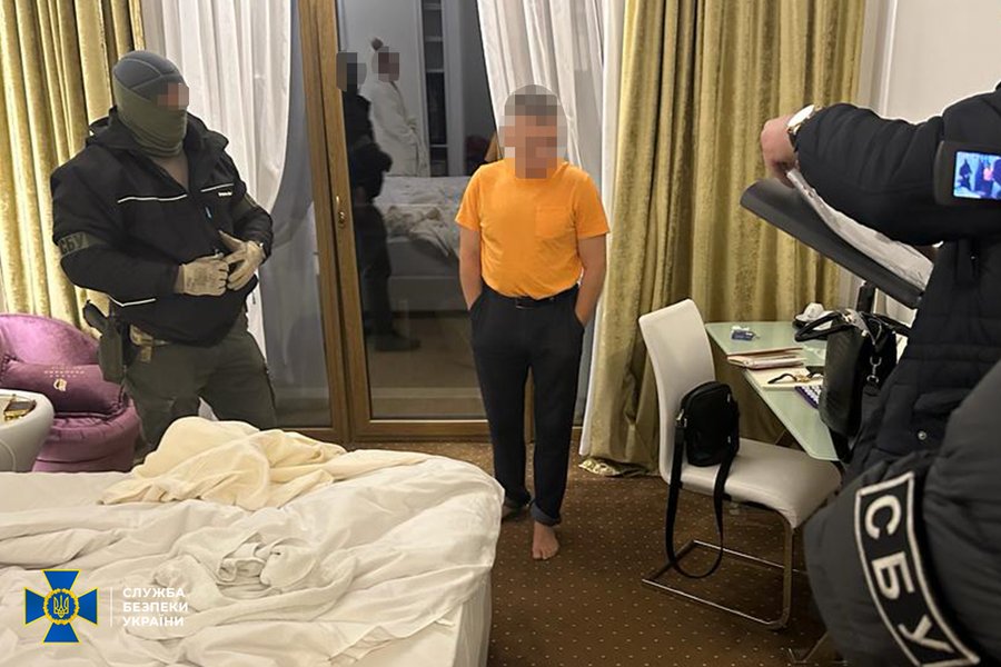 Дело о минах — фигурант у постели