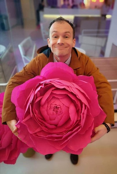 денис малюська, поздравление с 8 марта