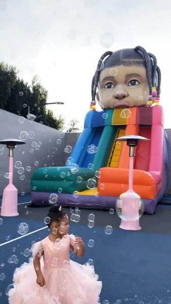 Сторми, Кайли Дженнер, день рождения