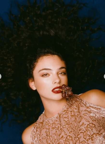 Дева Кассель