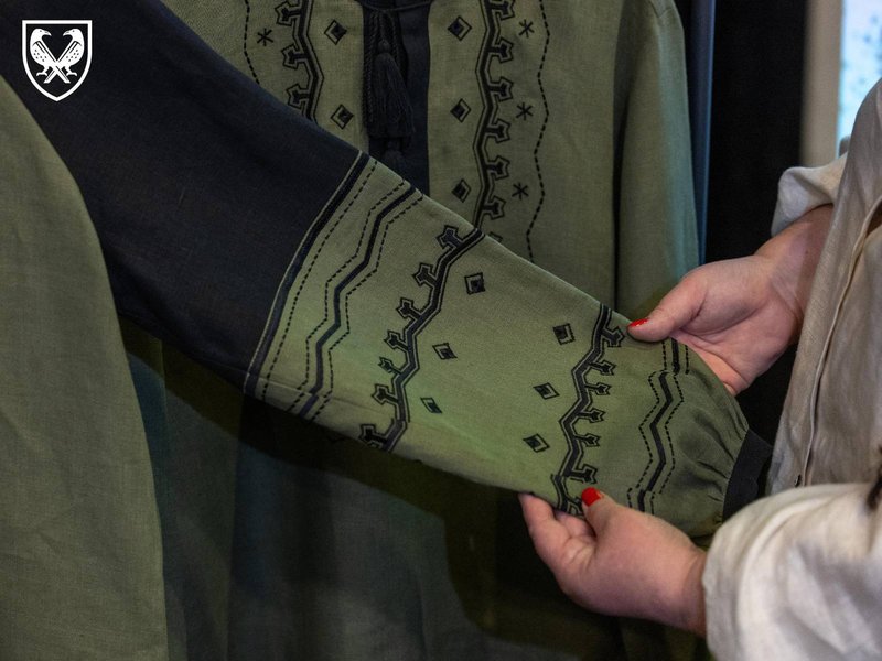 Орнамент, стилизованный под линию укреплений