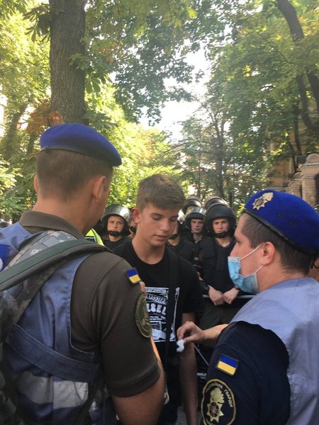 офис президента, лгбт-рейв, лгбт-прайд, киев-прайд, нацполиция