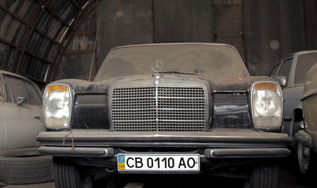 Mercedes-Benz W114, колекція автомобілів, ретро авто, Mercedes 220