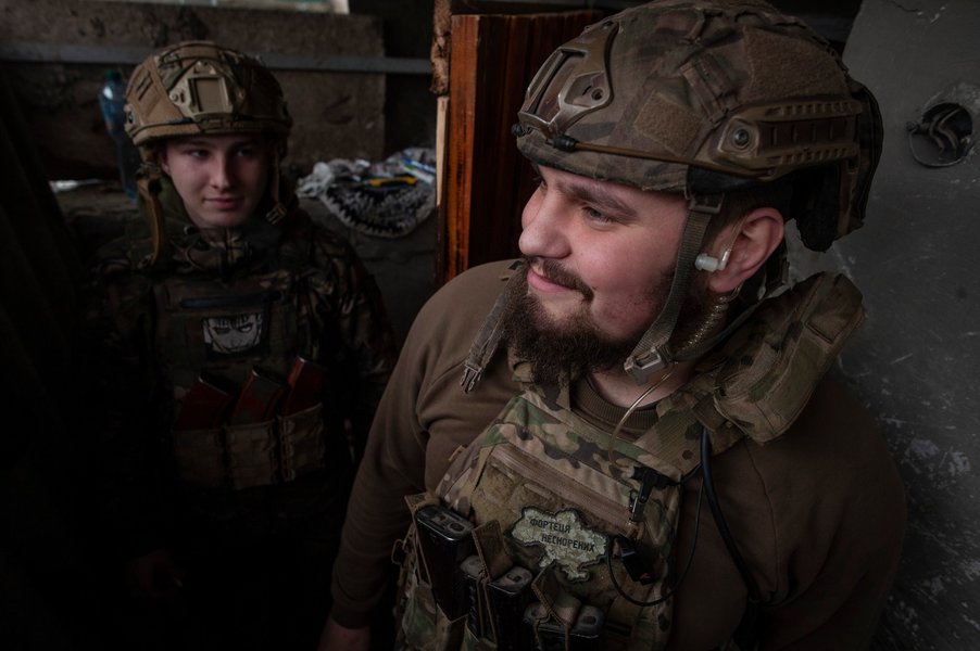 бахмут, донецкая область, всу, солдаты, бои, город обстрел, пехота, снаряд, артснаряд