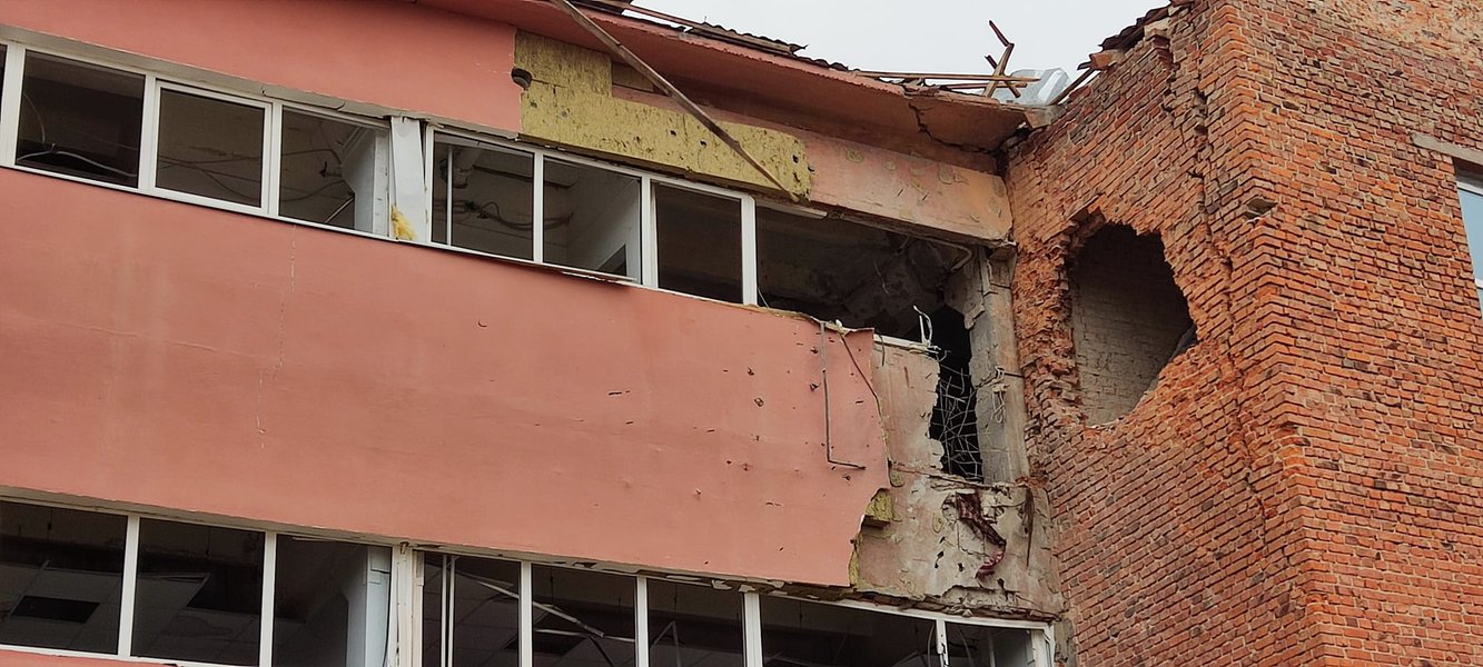 восстановление чернигова, чернигов после обстрелов, чернигов без воды, чернигов без света, чернигов гуманитарная катастрофа, чернигов, обстрелы чернигова, блокада чернигова, волонтеры в чернигове,