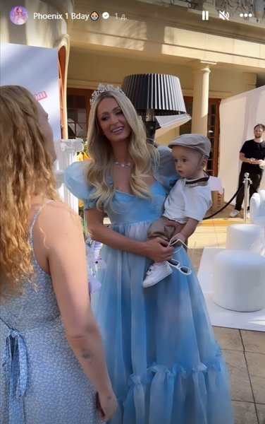 Пэрис Хилтон, Келли Осборн