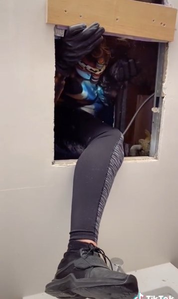 таинственная квартира за зеркалом в ванной