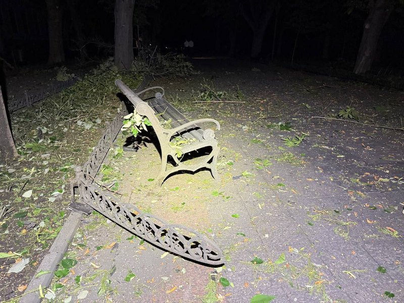 Руйнування на Приморському бульварі в Одесі після атаки РФ