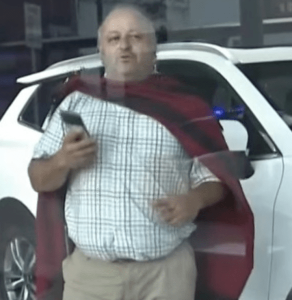 Скандал в автокъща заради депозит за кола, Абелардо Усандиварас от града на метана, странности, автомобили