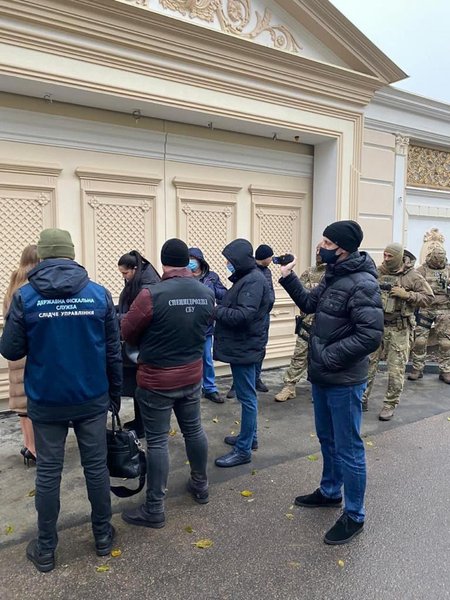 особняк паращенко, бахилы, обыск