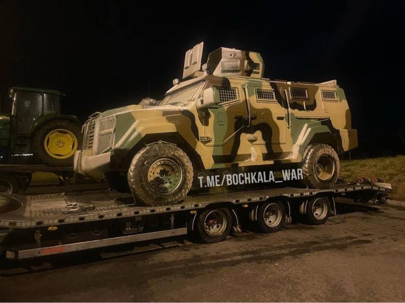 В Украину прибыли американские бронемашины TITAN