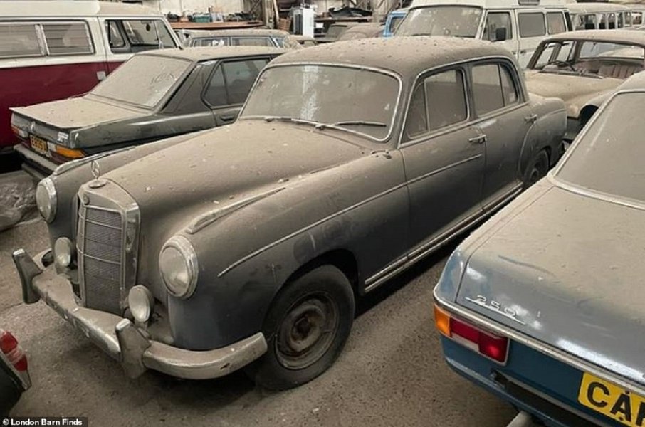 Mercedes-Benz Ponton 200 1957 року випуску