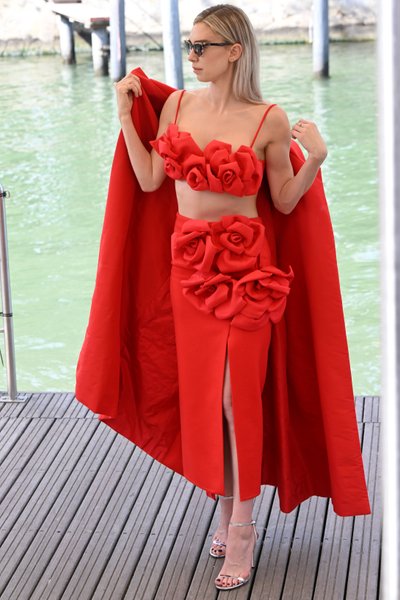 венецианский кинофестиваль, красная дорожка, ванесса кирби