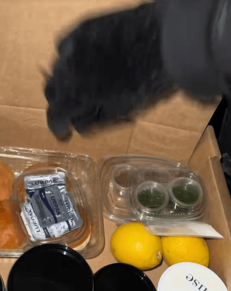 Свежие продукты из мусорного контейнера в Дании