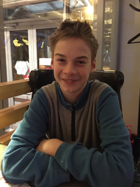 

Сеня Николаев: "Меня всегда тянуло дружить с теми, кто умнее меня. Вырасти ведь можно только за счет конкуренции. Кстати, так у меня и появился лучший друг. Я понимал, что он умнее меня, и хотел быть с ним в одной команде на олимпиаде. Теперь я дорос до его уровня, и мы можем решать или придумывать задачи вместе"
