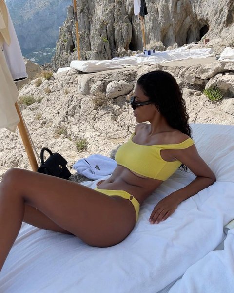 тина кунаки, модель, ибица, жена венсана касселя