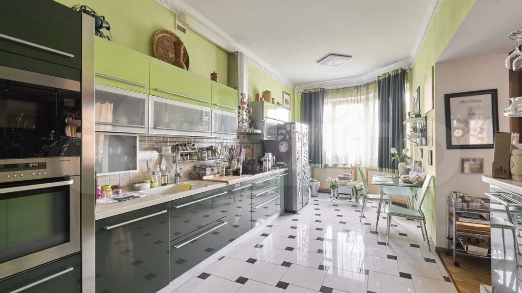 Квратира Ларисы Долиной