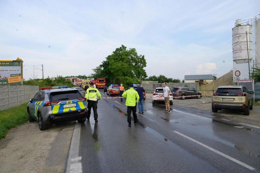 Поезд столкнулся с автобусом в Словакии