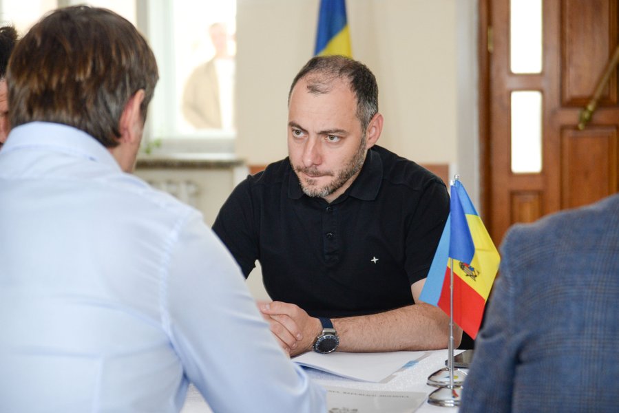 Міністр інфраструктури України Олександр Кубраков та віцепрем'єр-міністр Молдови Андрій Спину