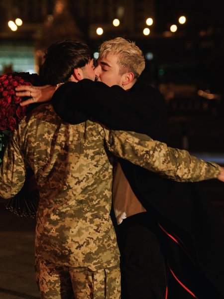 Помолвка MELOVIN