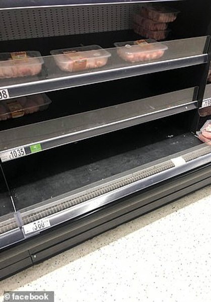 пустые полки с мясными продуктами великобритания